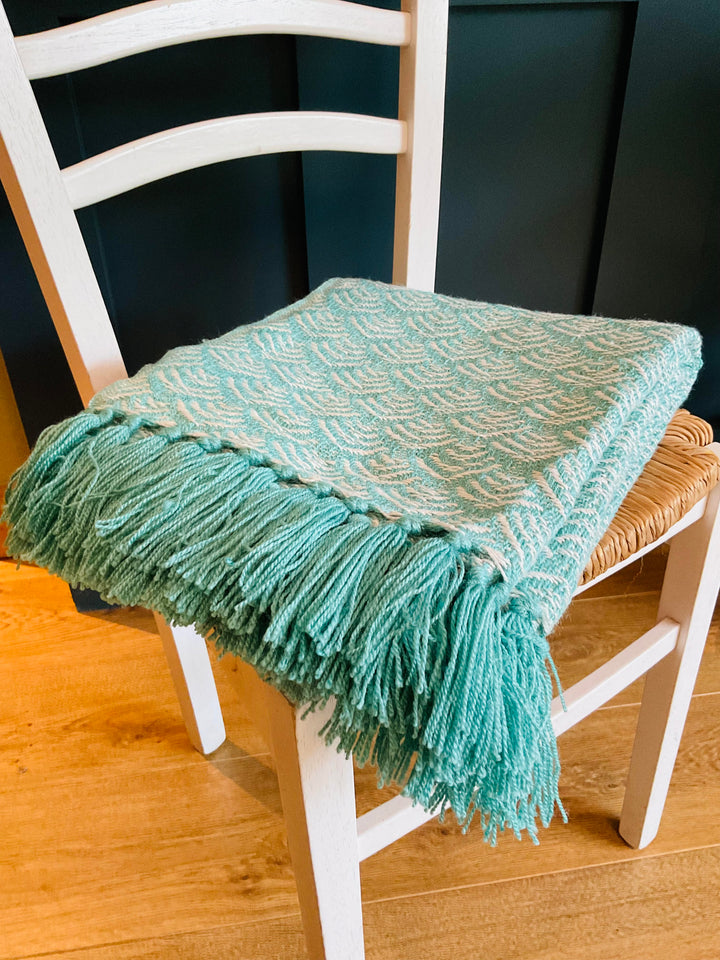 Turquoise Patterned Throw Soft Durable and Washable With Fringe 125 x 150 cm