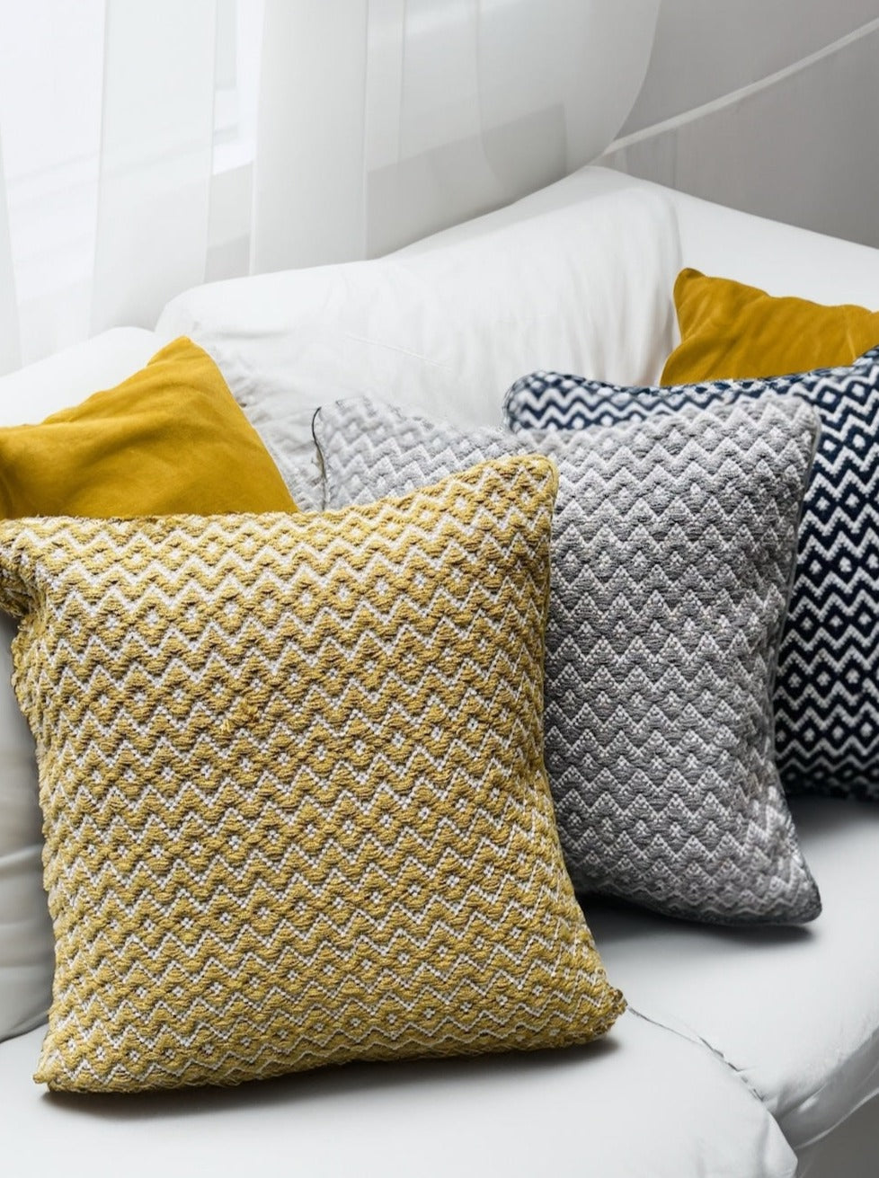 Cushion Cover Zig Zag Diamond Pattern Made From Cotton and Jute