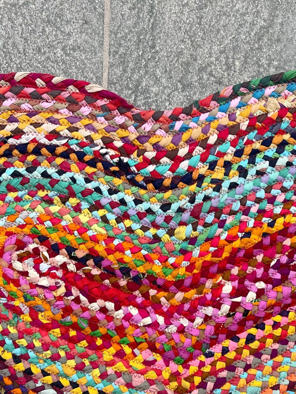 Braided Love Heart Rug Close Up - Second Nature Online