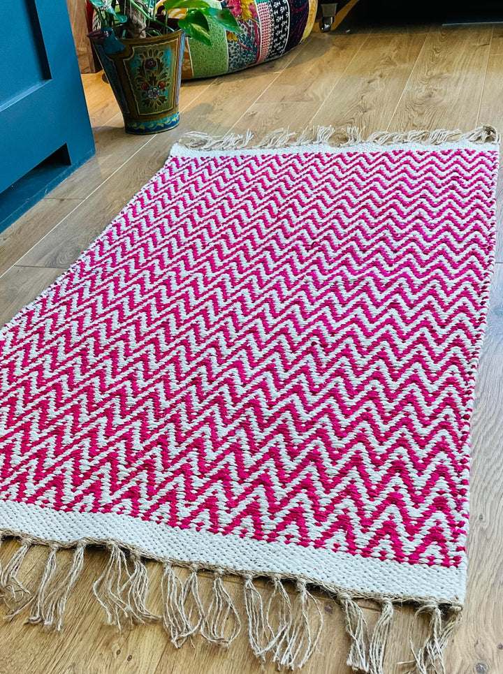 GRETA Soft Bedroom Rug Magenta Pink Herringbone Pattern 70 cm x 115 cm