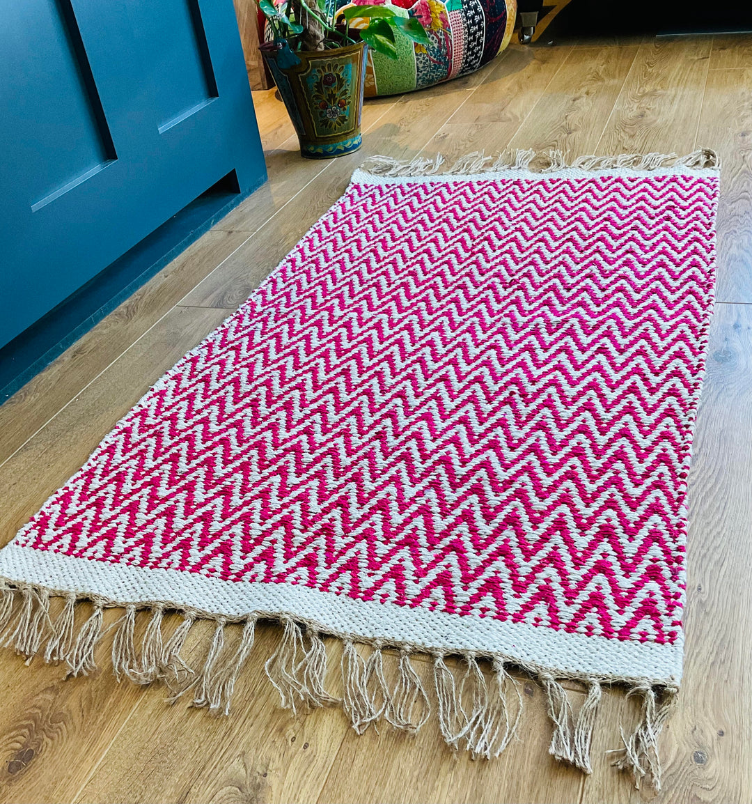 GRETA Soft Bedroom Rug Magenta Pink Herringbone Pattern 70 cm x 115 cm