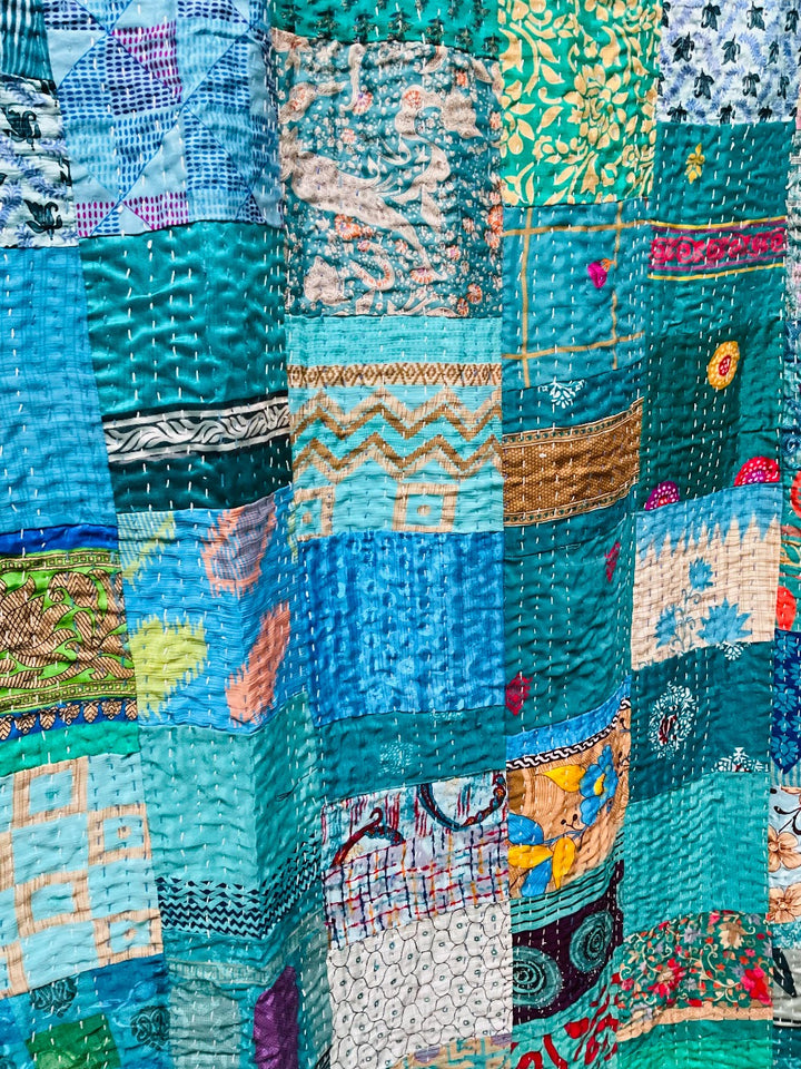 Handmade Indian Kantha Recycled Turquoise Blue Patchwork Cotton Sari Throw Bedspread Cover 150 cm x 230 cm