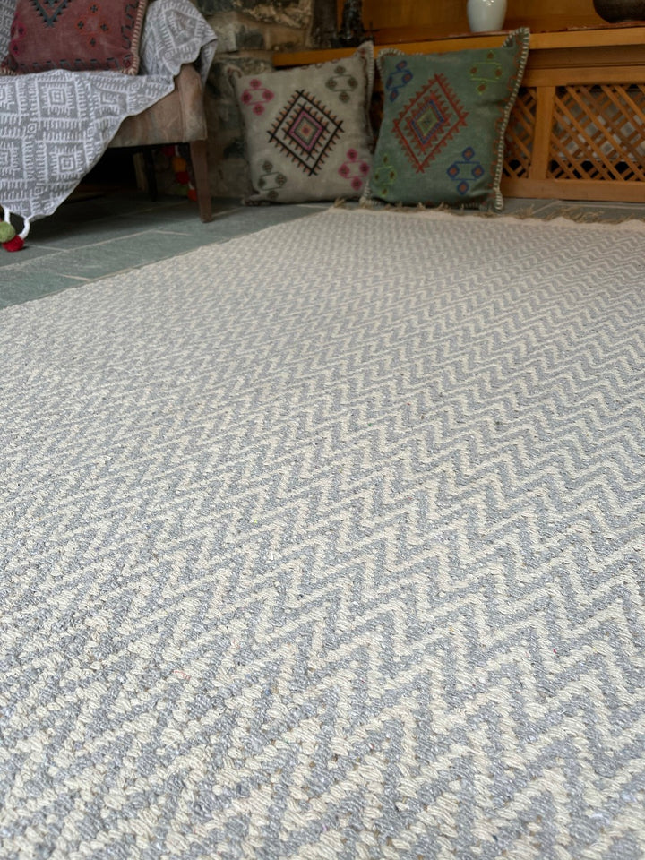 Greta Soft Bedroom Rug Grey Pale Herringbone Pattern