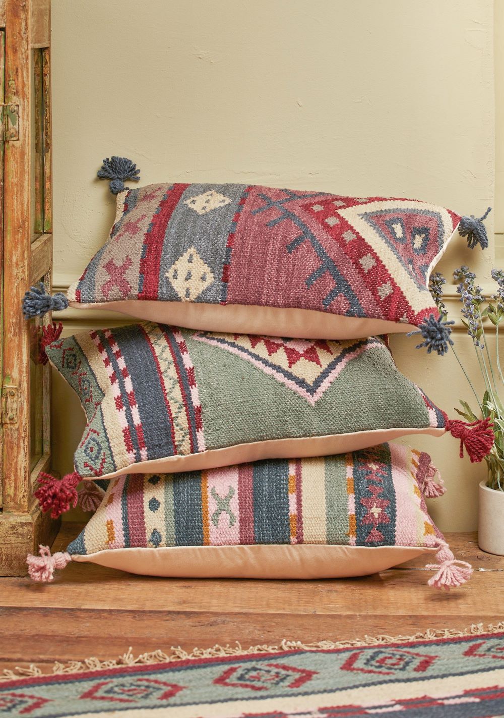 Hand Woven Cushion Cover Wool Cotton Kilim Geometric Pattern 35 x 50 cm