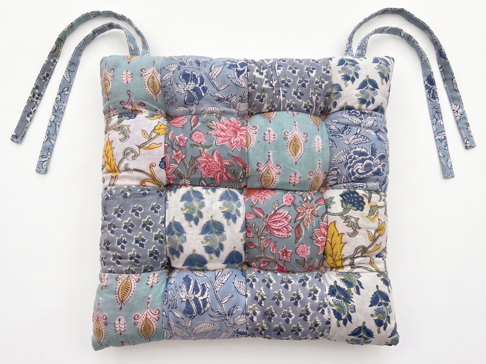 Blue_Floral_Seat_Pad in a white background