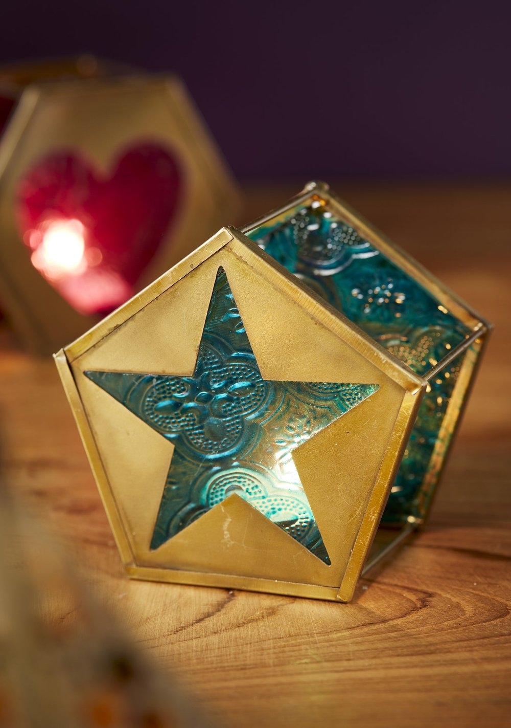 Mood Lighting Pentagon Shape With Green Star Lantern