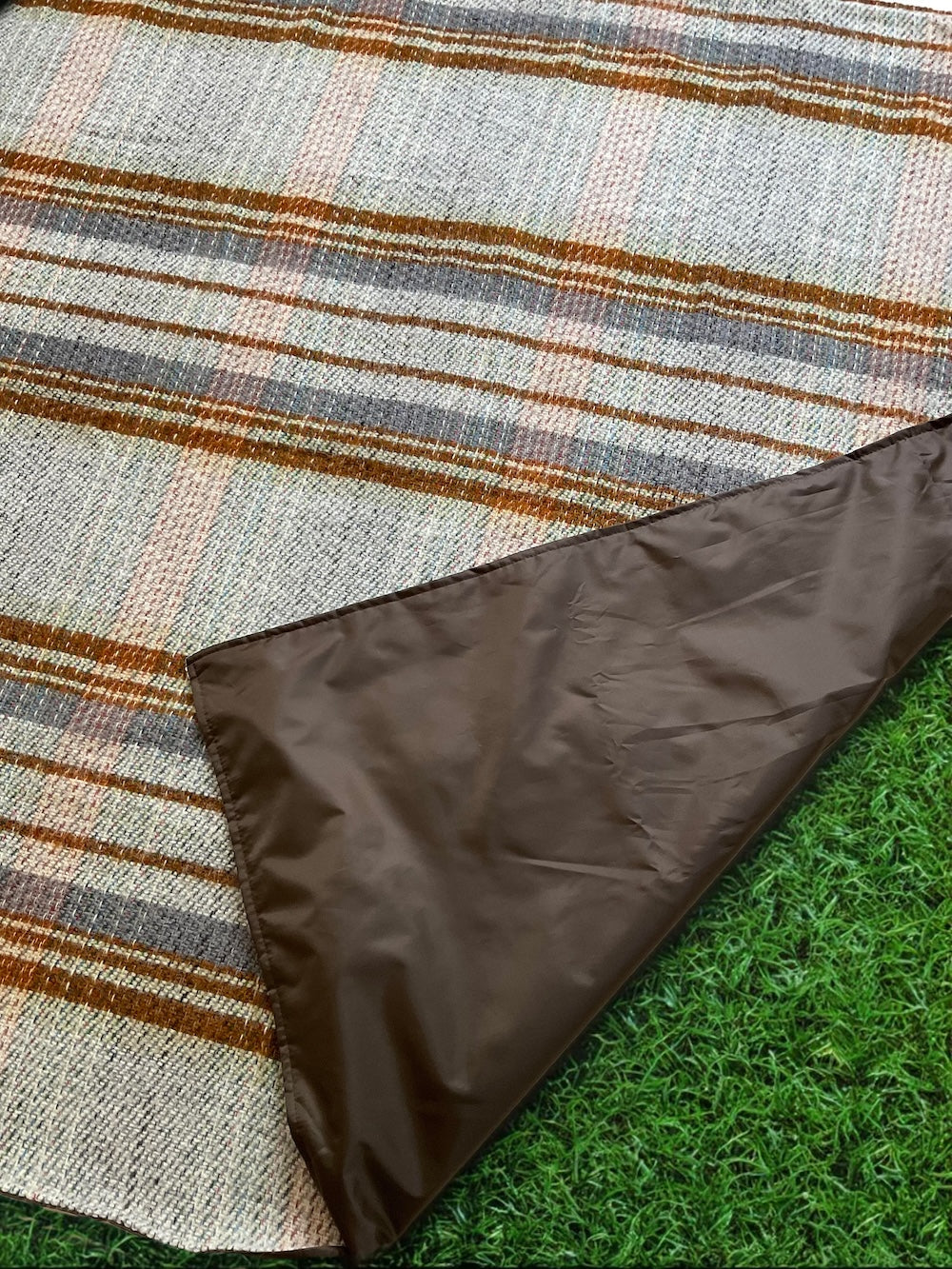 The Sustainable Wool Picnic Rug with Waterproof Backing (145x145cm)