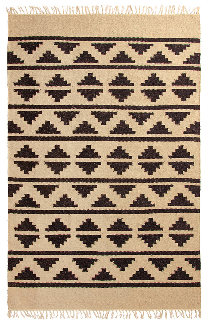 Natural and Black Rug With a Geometric Pattern 100% Recycled Cotton Yarn