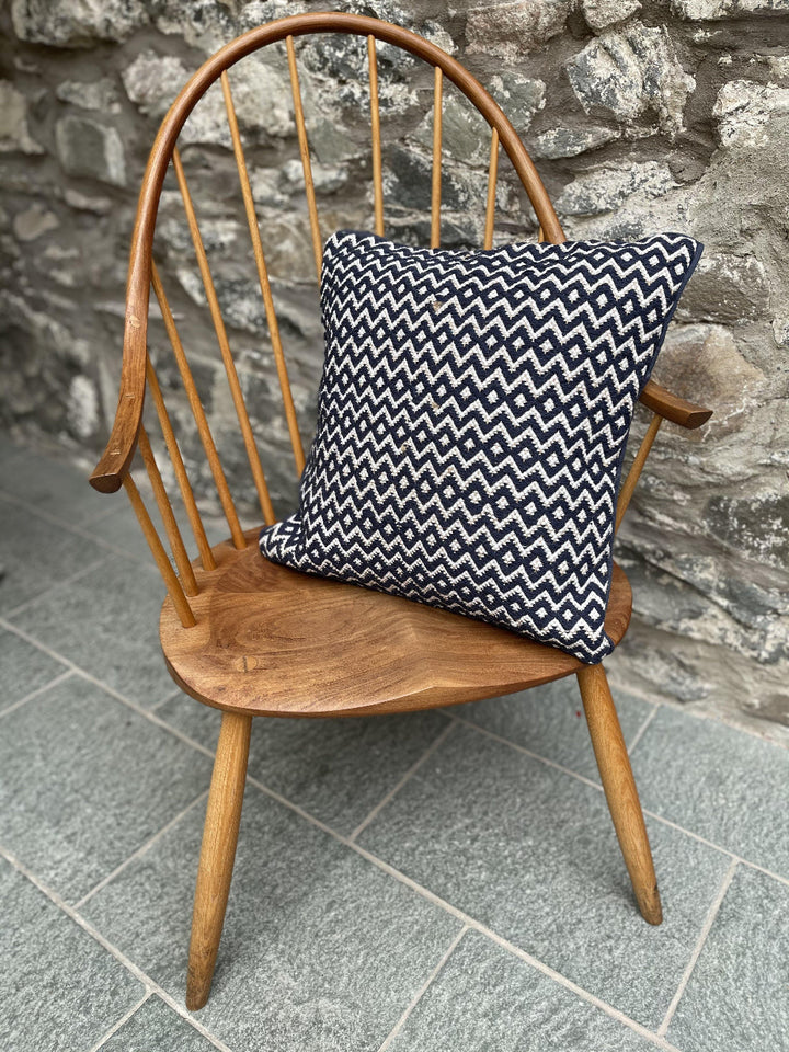 Cushion Cover in Cotton and Jute with Geometric Zig Zag Design - Second Nature Online