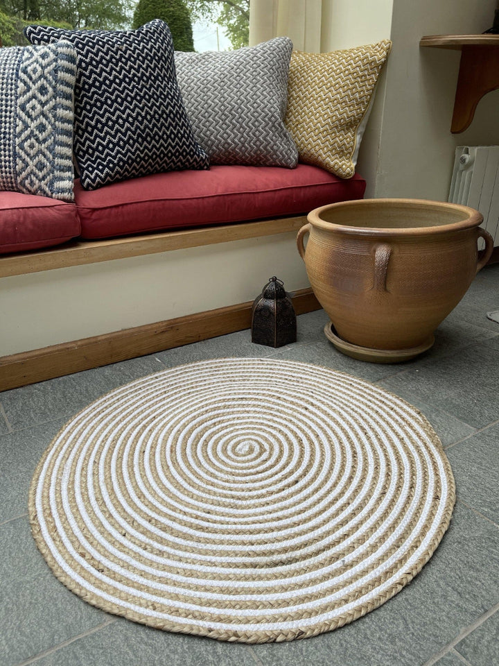 CHAKKAR PALE Stripe Round Jute Beige Hall Rug - Second Nature Online