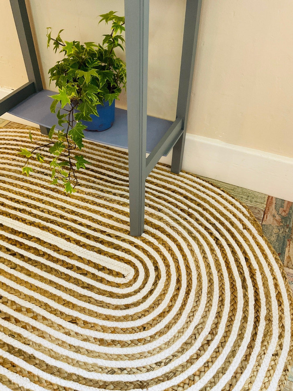 Close up of jute Striped cotton rug - Second Nature Online