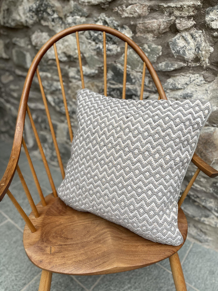 Cushion Cover in Cotton and Jute with Geometric Zig Zag Design - Second Nature Online