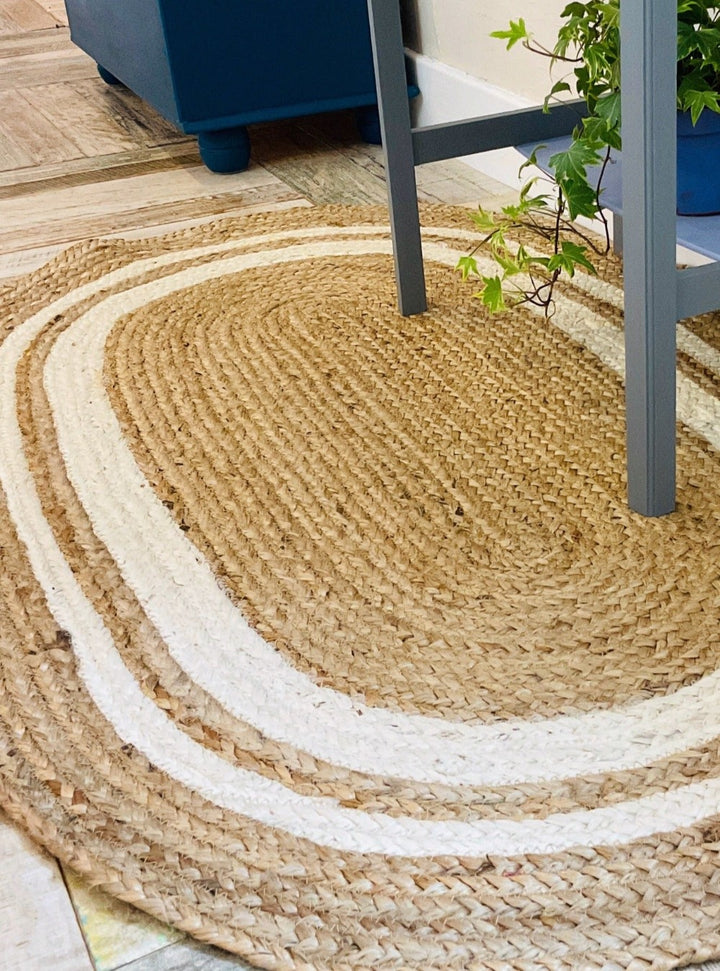 Oval Braided Jute Rug With Cream Border Pattern